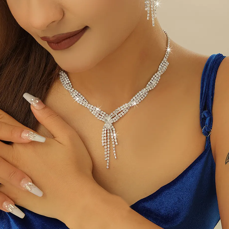 💐Elegantes Kaskaden-Schmuckset für Damen (Halskette & Ohrringe)
