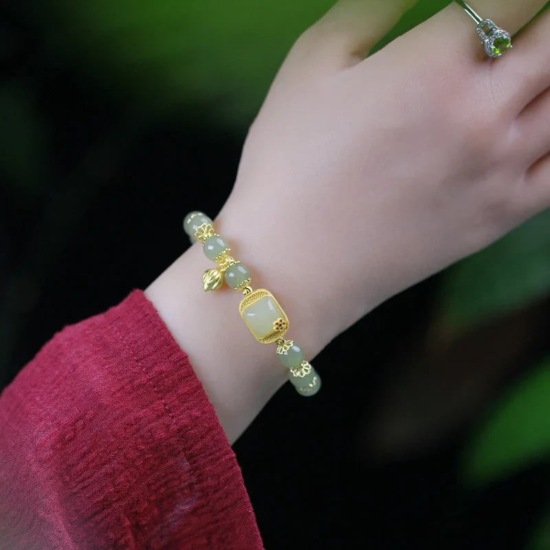 Nischenprodukt aus hochwertigem Hetian-Jade mit Perlenarmband
