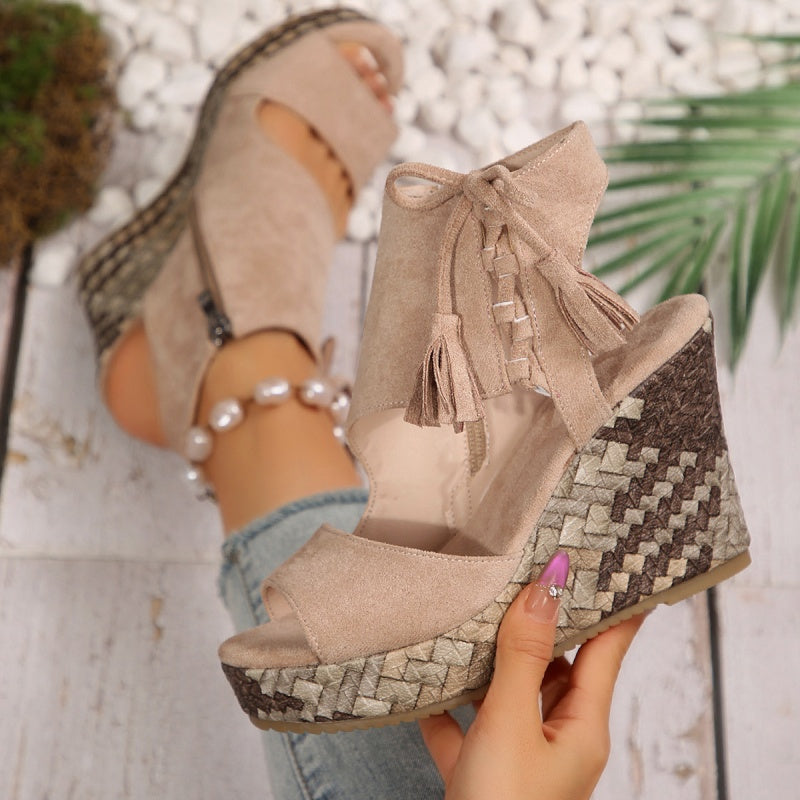 【EU 35-43】👡Damen-Sandalen mit offener Zehenpartie und Plateau-Keilabsatz und Quaste