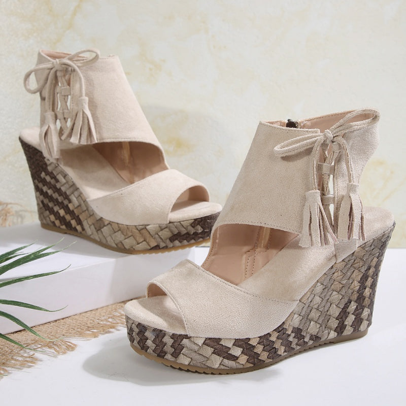 【EU 35-43】👡Damen-Sandalen mit offener Zehenpartie und Plateau-Keilabsatz und Quaste