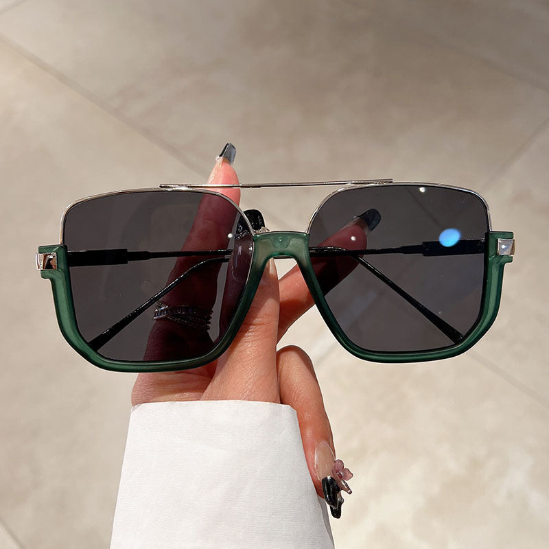 ☀️😎Modische, leichte Sonnenbrille mit getönten Gläsern