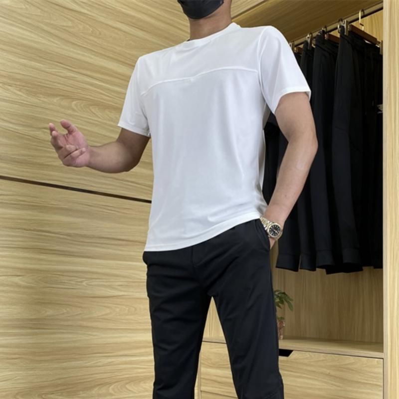 Zweiteiliges Sportset für Herren mit Kurzarmshirt und Hose